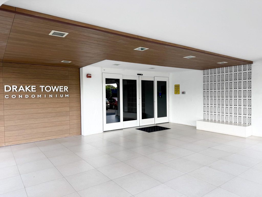 Photo of 1800 N Andrews Ave #1G, Fort Lauderdale, FL 33311 (MLS # F10533483)