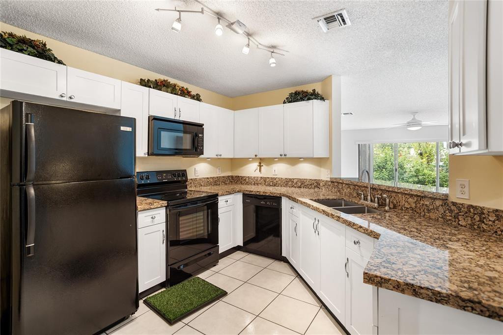 COBBLESTONE WALK - Residential