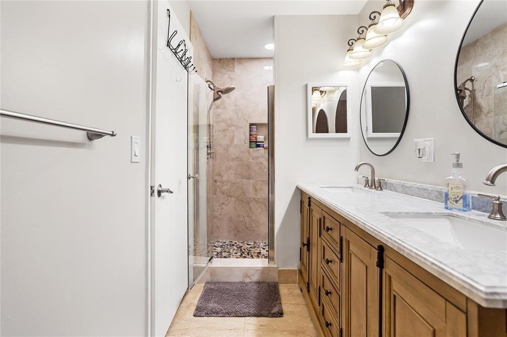 COBBLESTONE WALK - Residential