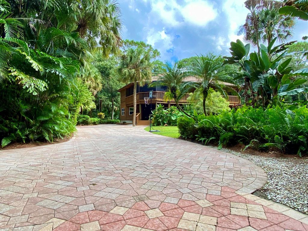 Photo of 9470 Sandy Run, Jupiter, FL 33478 (MLS # R11026839)