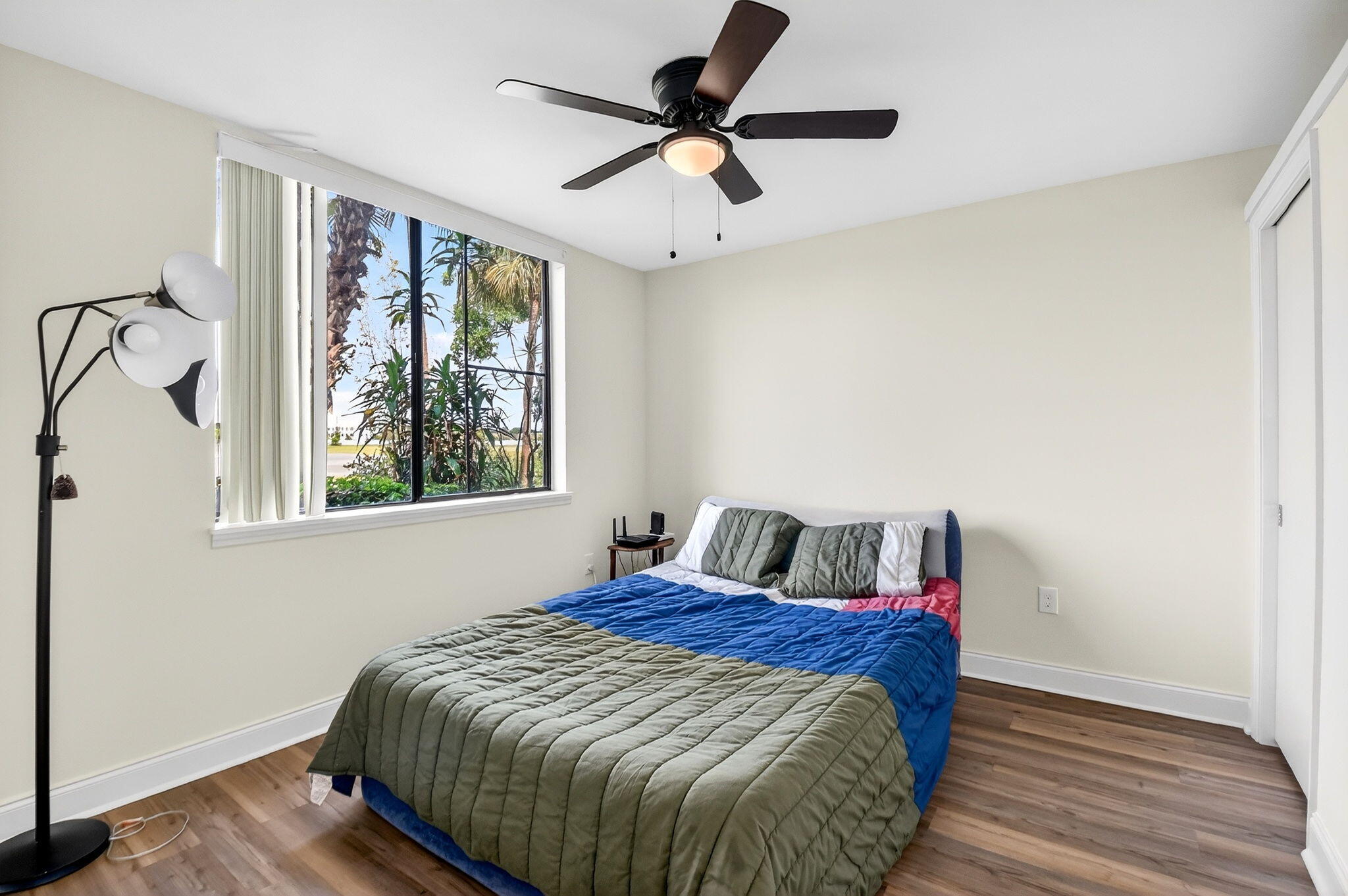 FOUNTAINS OF PALM BEACH CONDO 4 - Residential