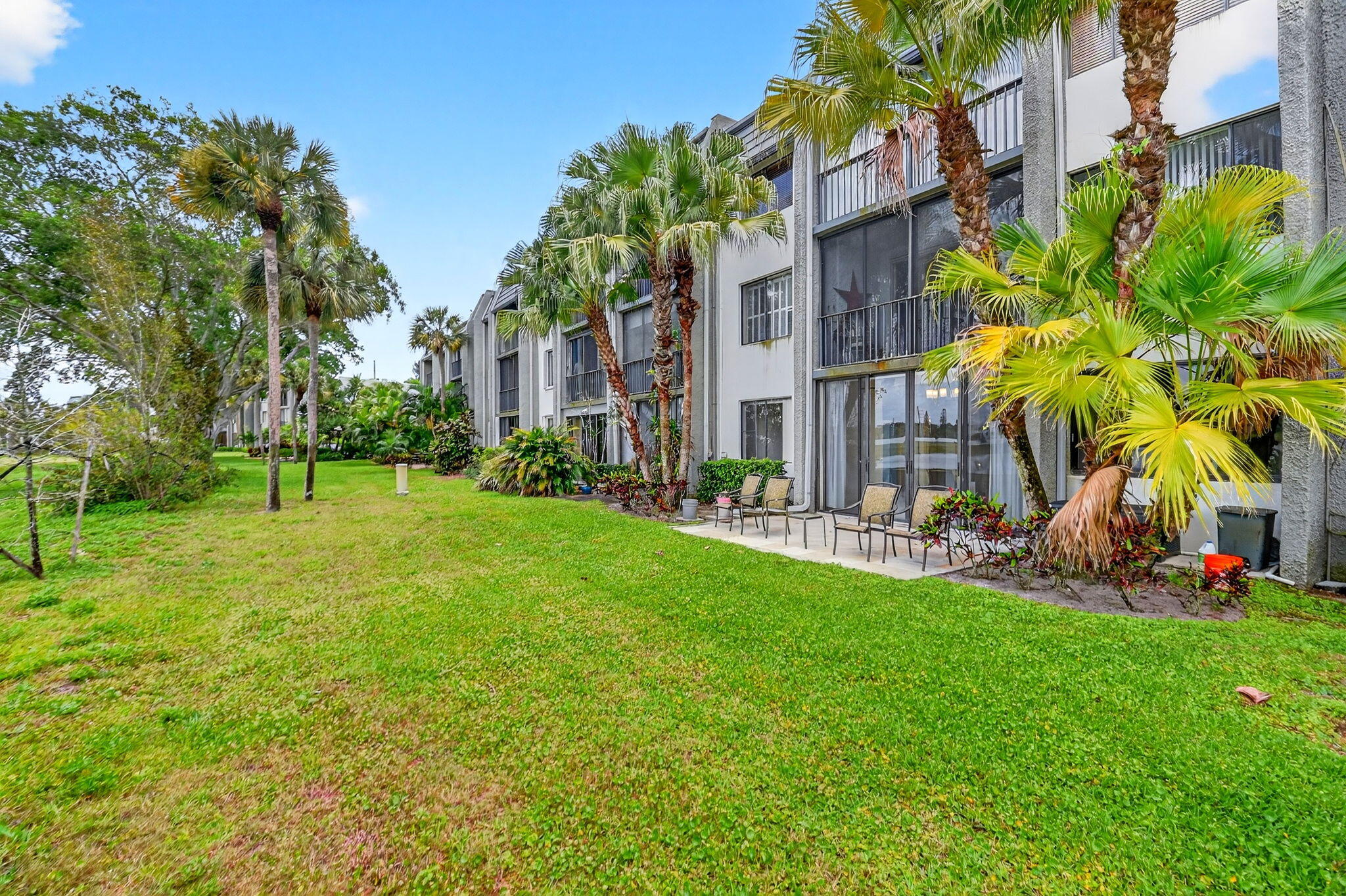 FOUNTAINS OF PALM BEACH CONDO 4 - Residential