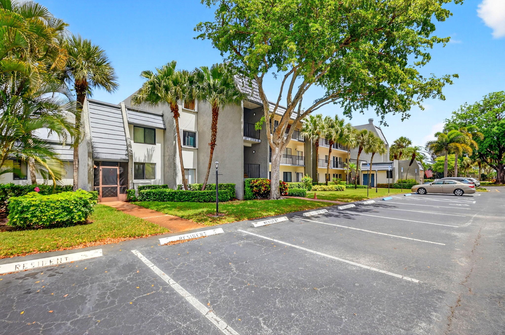 4832 Esedra Court 103