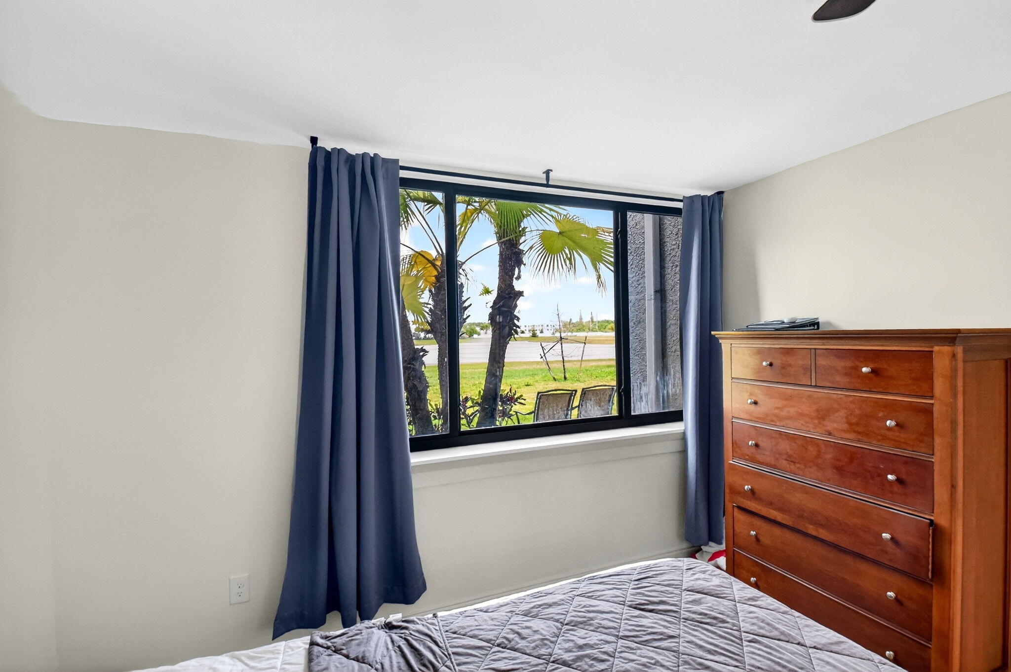 FOUNTAINS OF PALM BEACH CONDO 4 - Residential