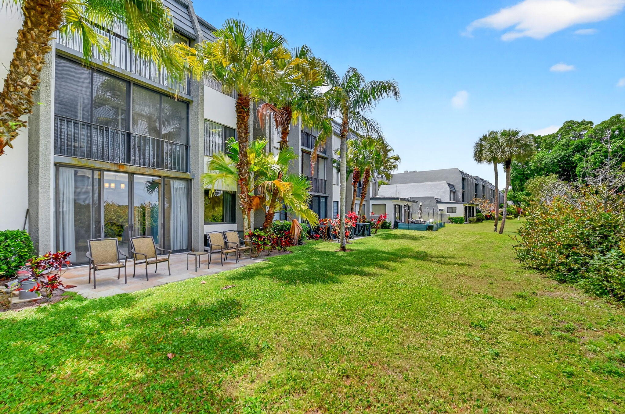 FOUNTAINS OF PALM BEACH CONDO 4 - Residential