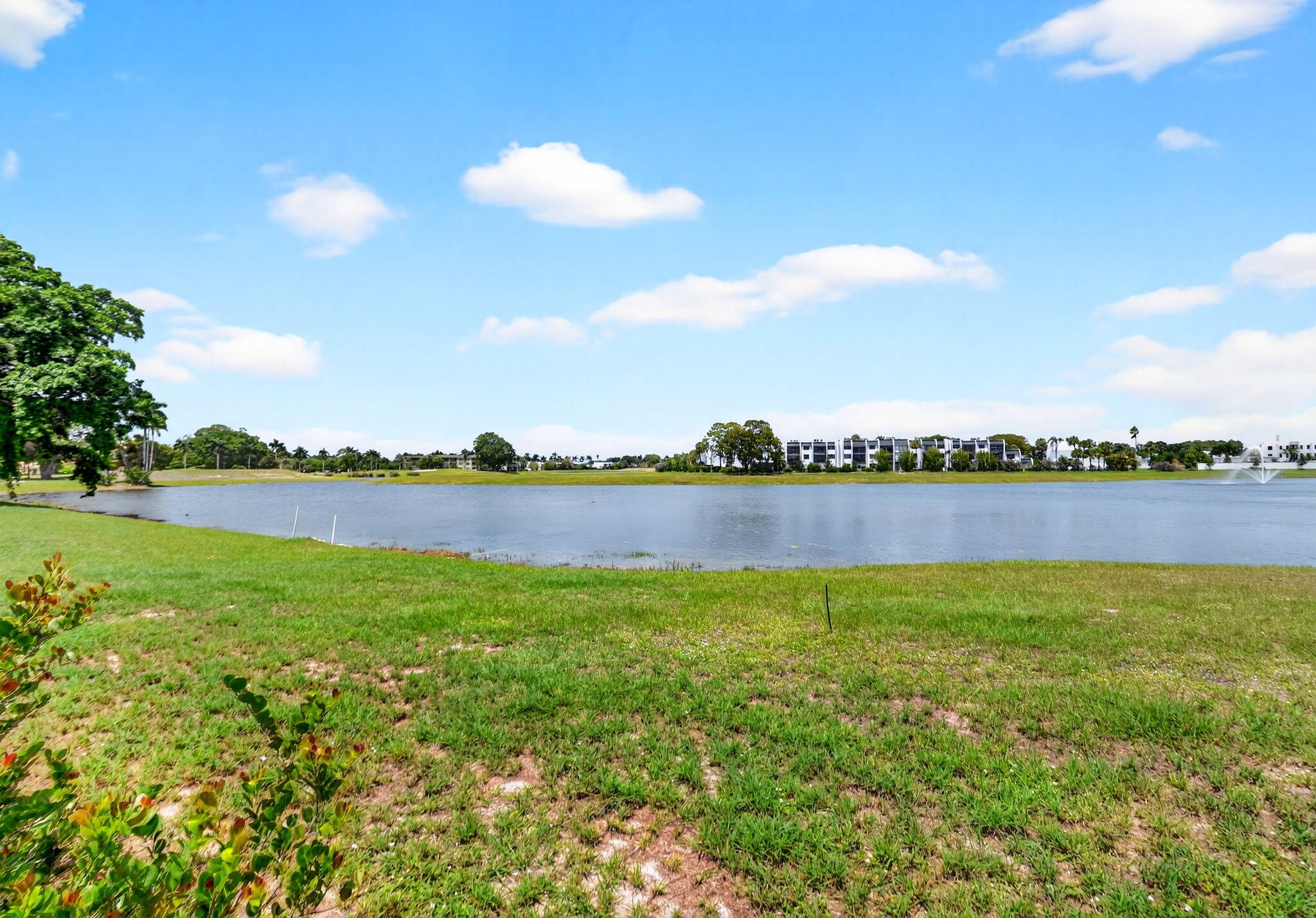 FOUNTAINS OF PALM BEACH CONDO 4 - Residential