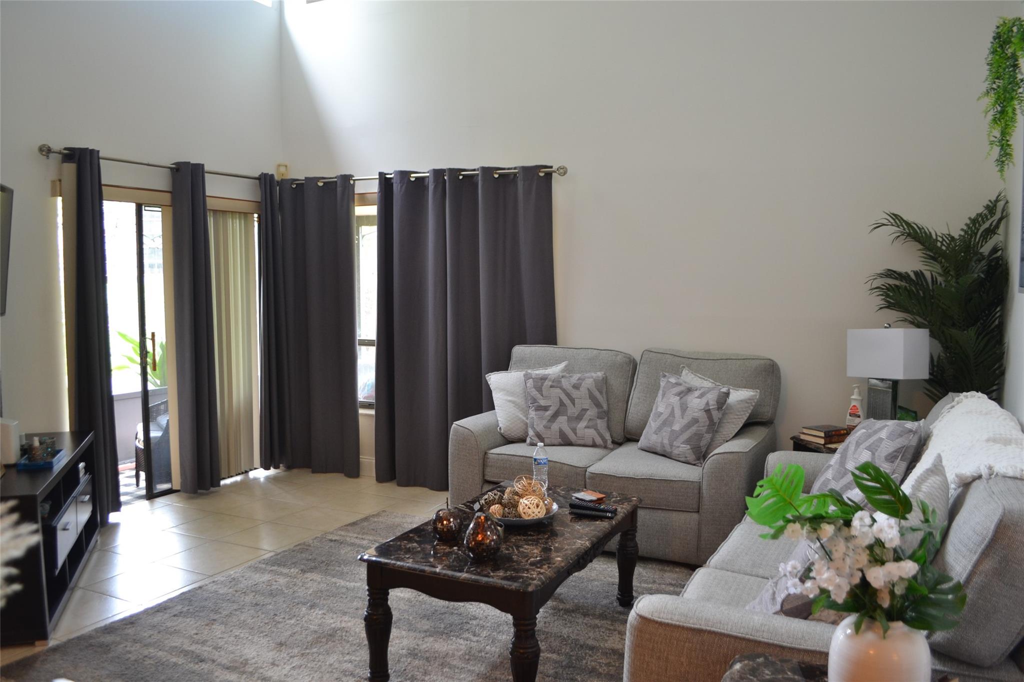 LA MIRAGE - Residential