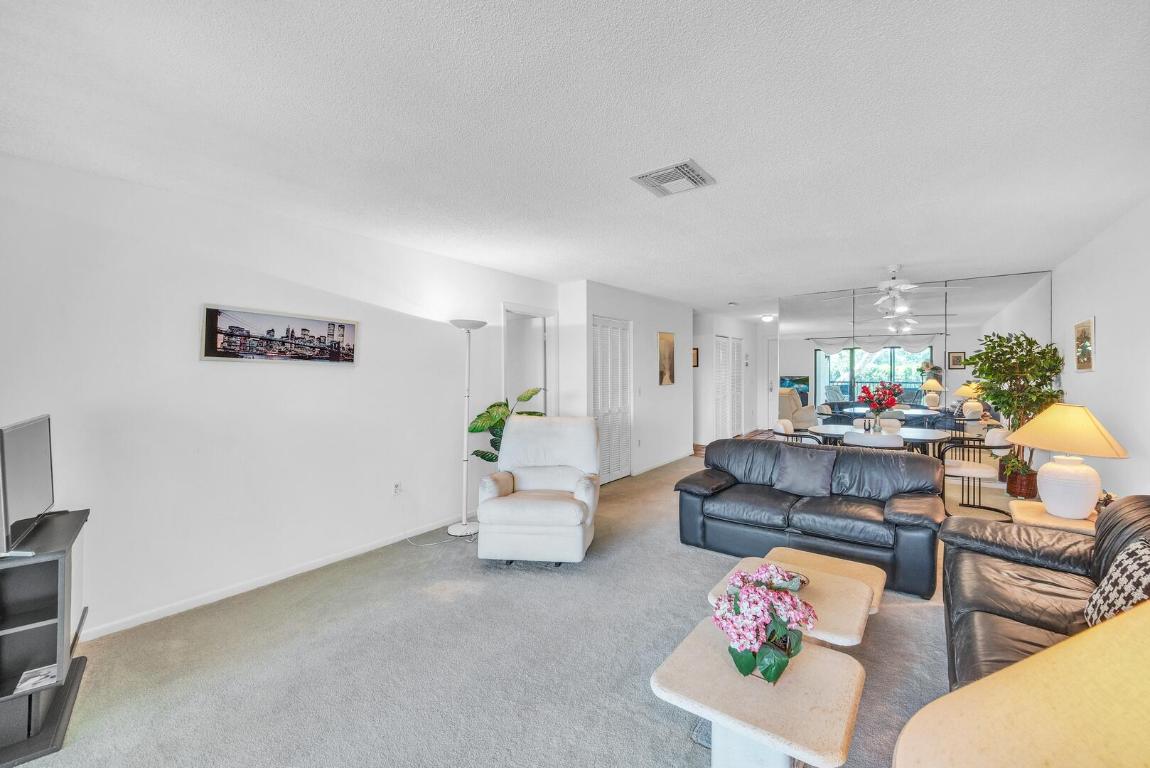 HUNTERS RUN - Residential