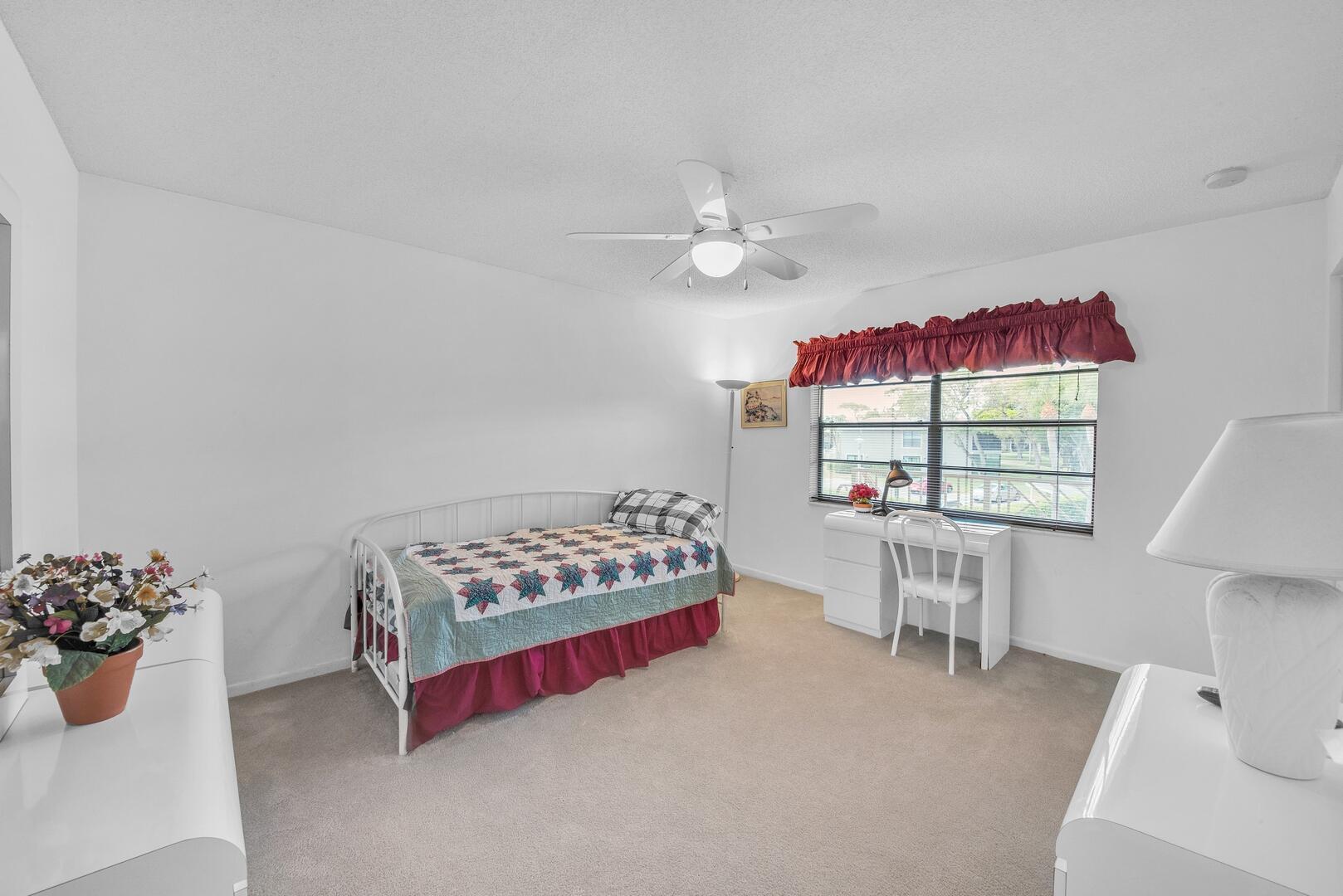 HUNTERS RUN - Residential