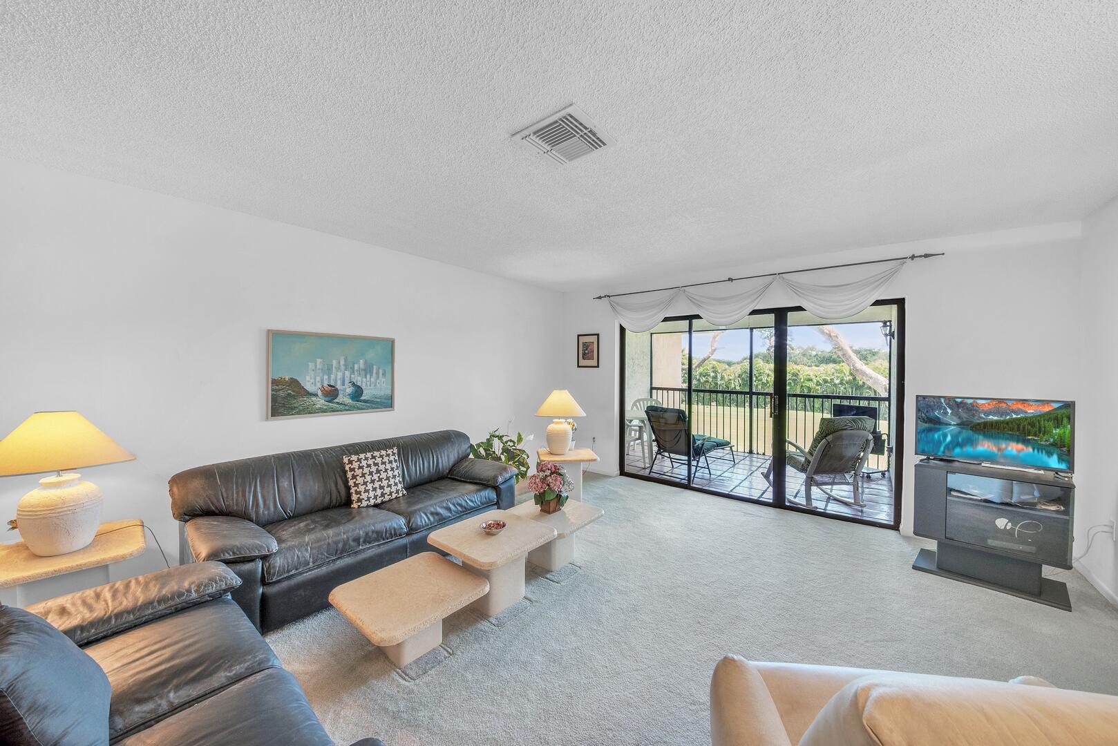 HUNTERS RUN - Residential