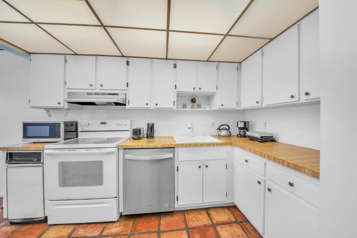 HUNTERS RUN - Residential