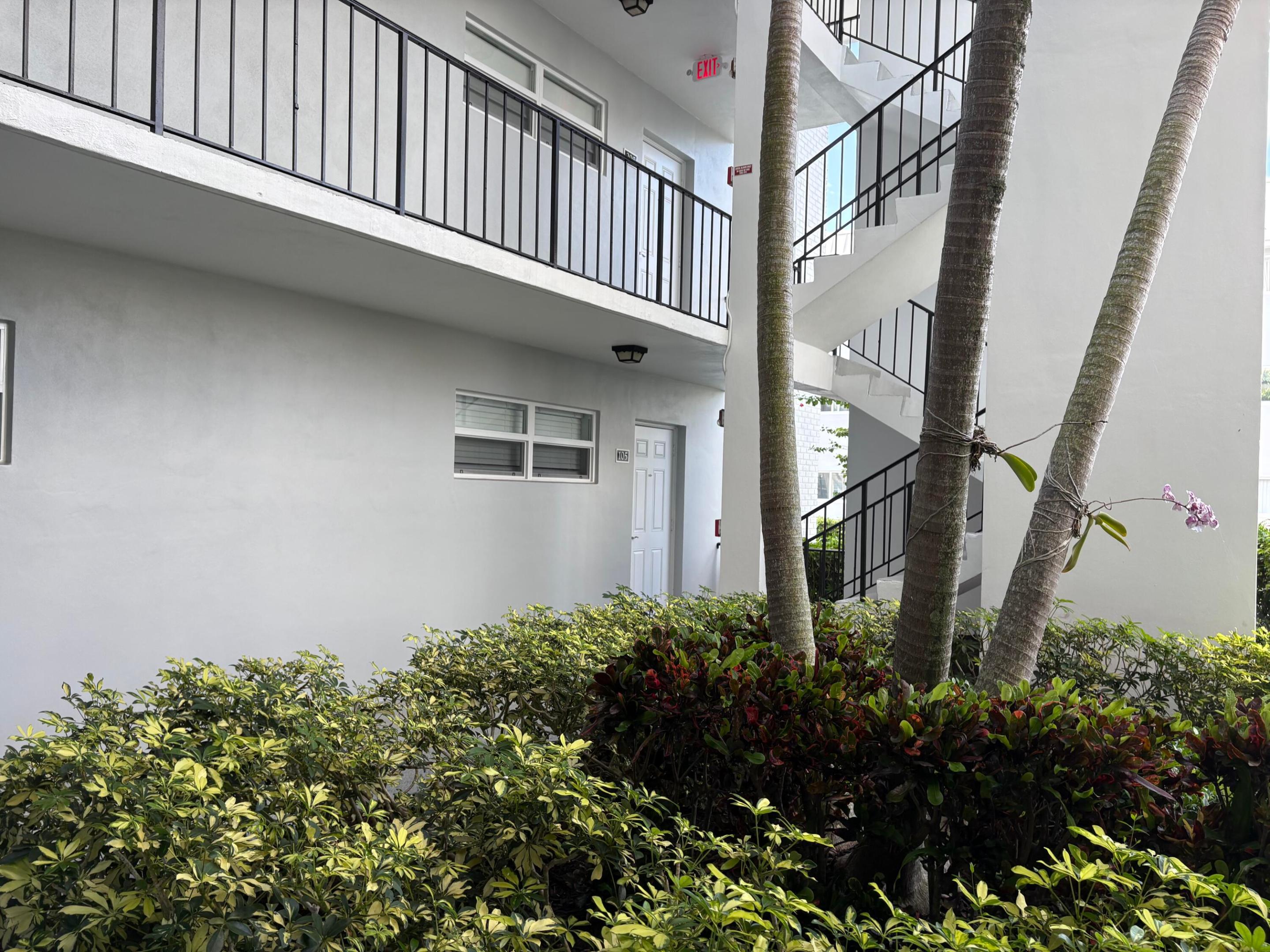 COLONIAL CLUB CONDO SEC 1 - Residential