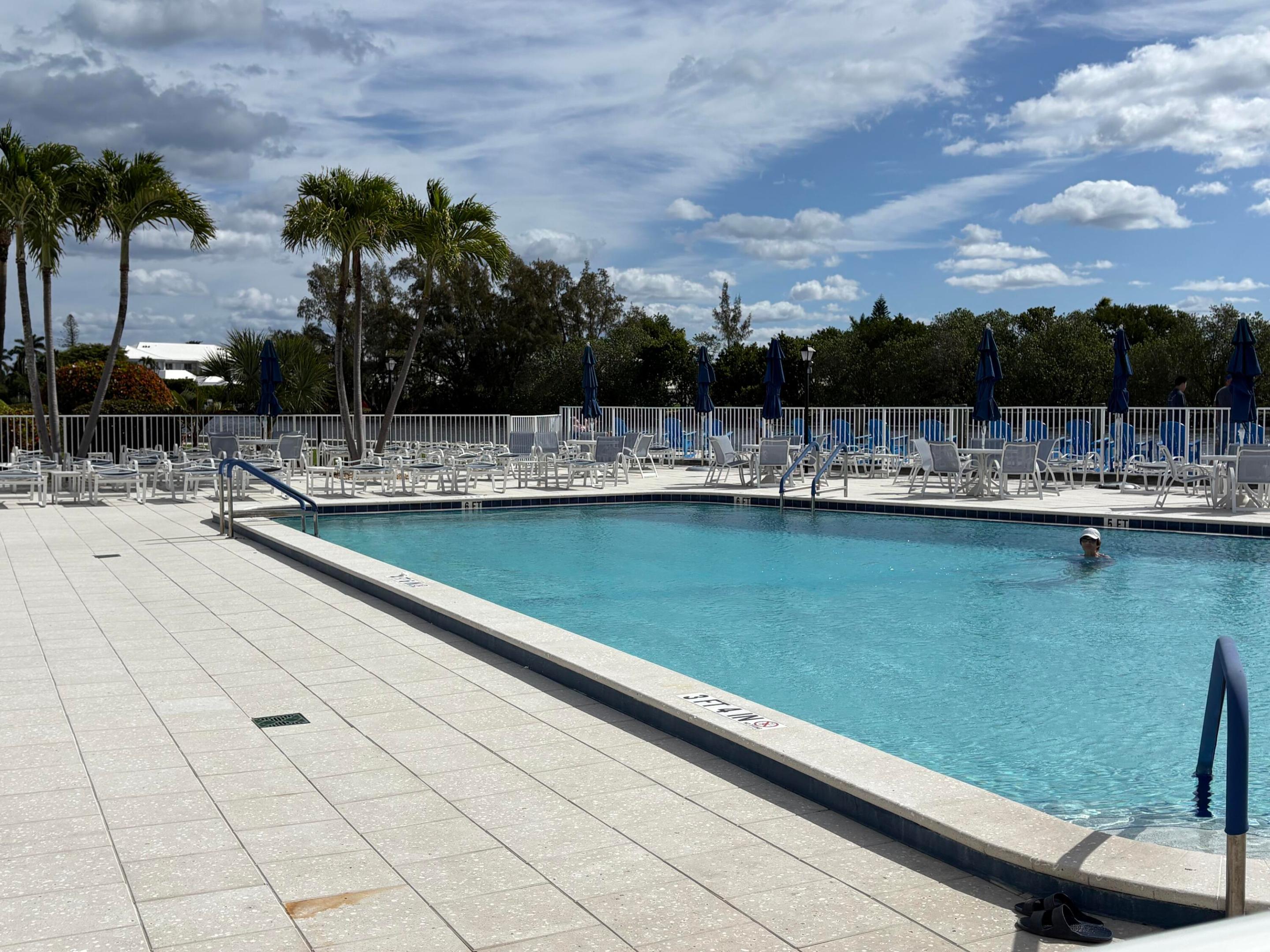 COLONIAL CLUB CONDO SEC 1 - Residential