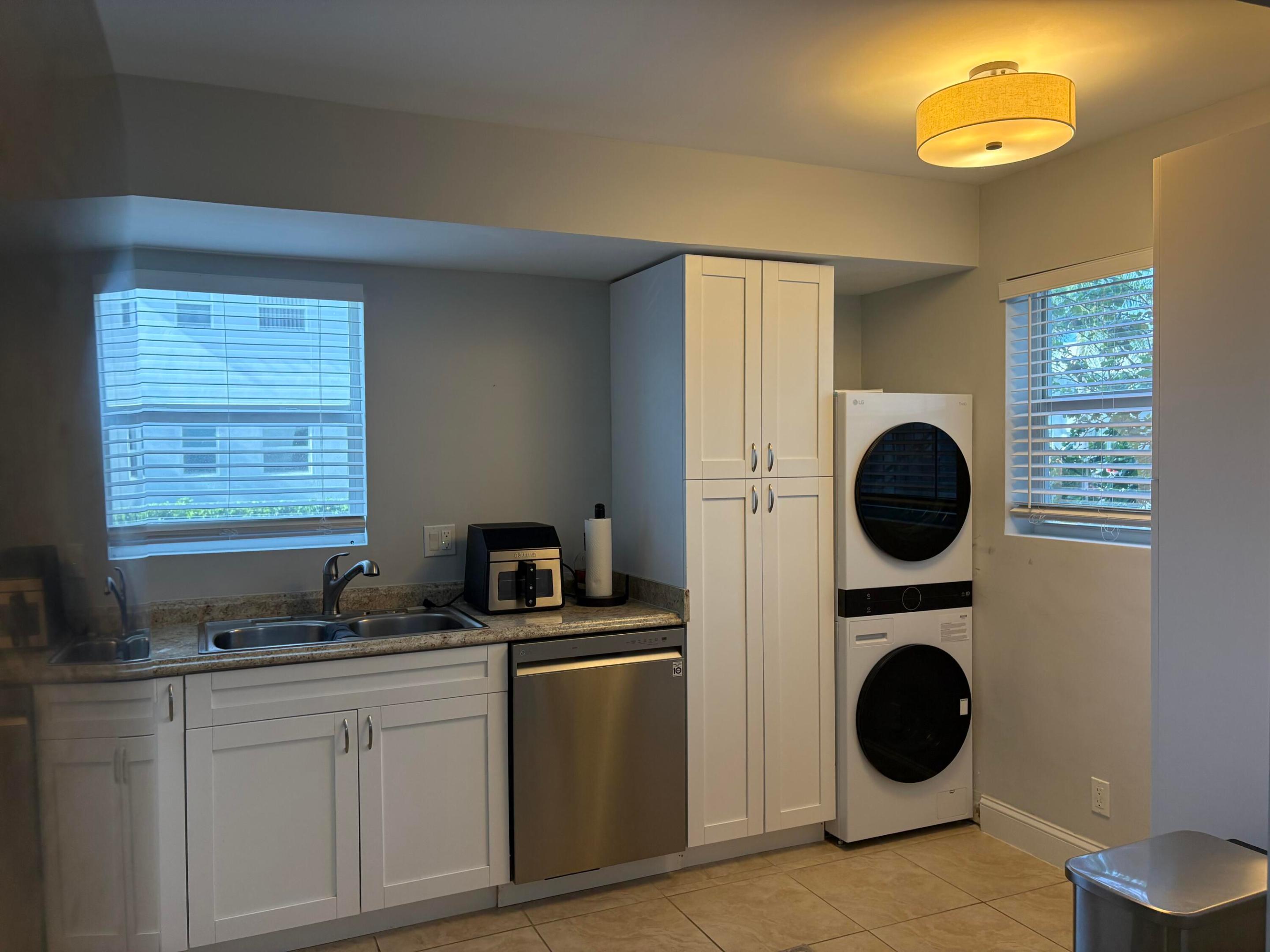 COLONIAL CLUB CONDO SEC 1 - Residential