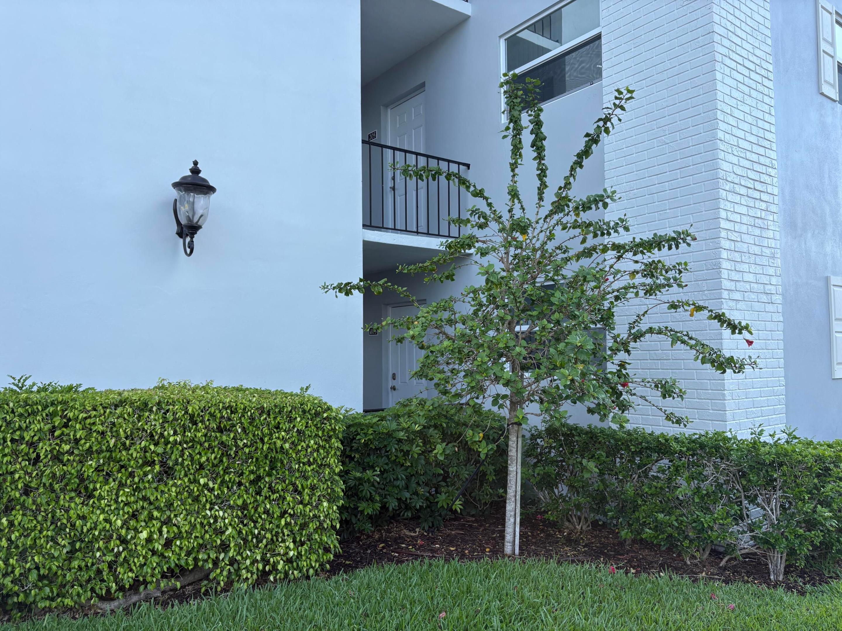 COLONIAL CLUB CONDO SEC 1 - Residential