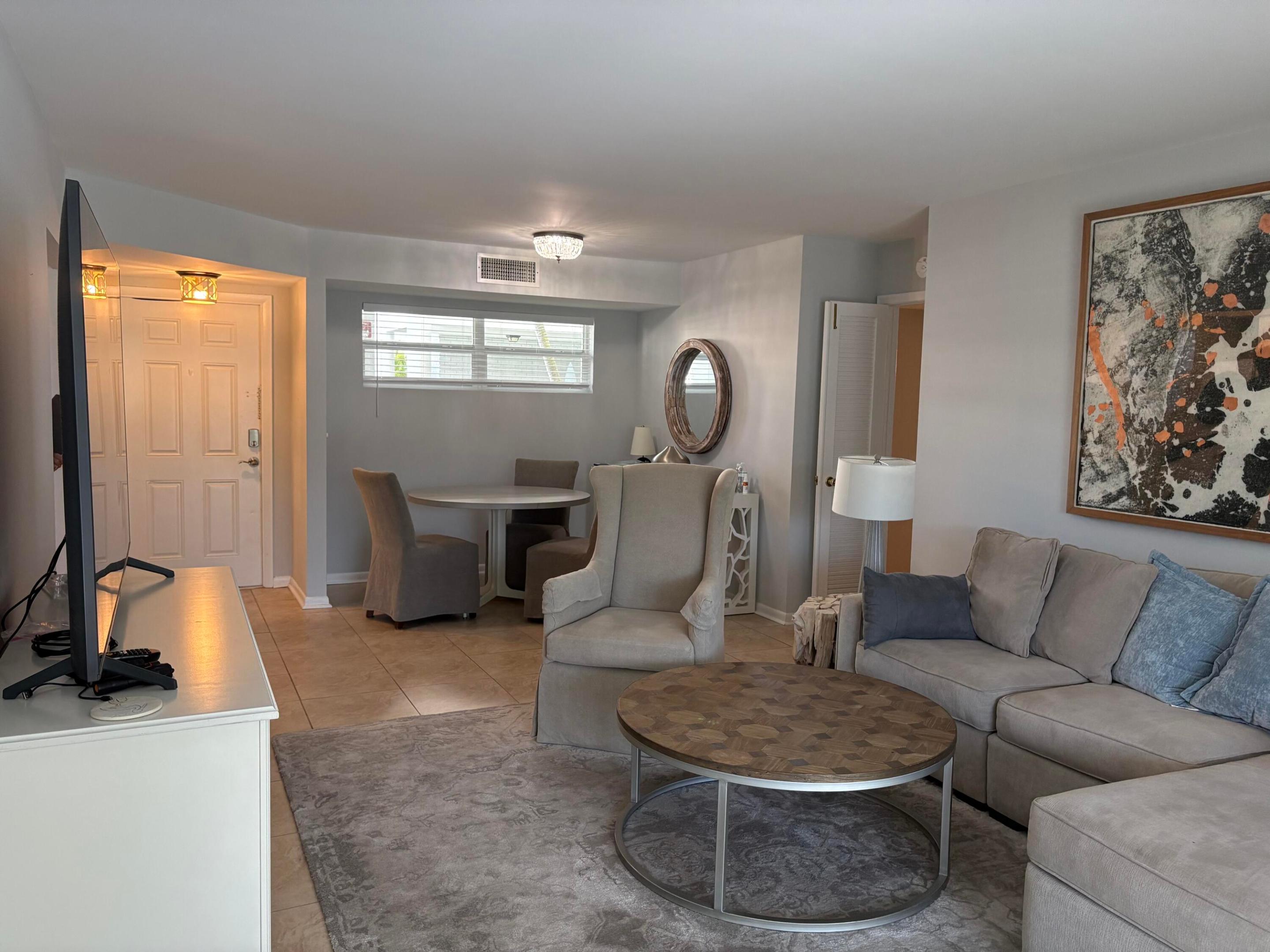 COLONIAL CLUB CONDO SEC 1 - Residential