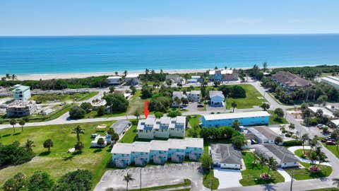 Townhomes and Villas with Garages in Florida's Treasure Coast 43 651 HERNANDO Street Fort Pierce FL 34949
