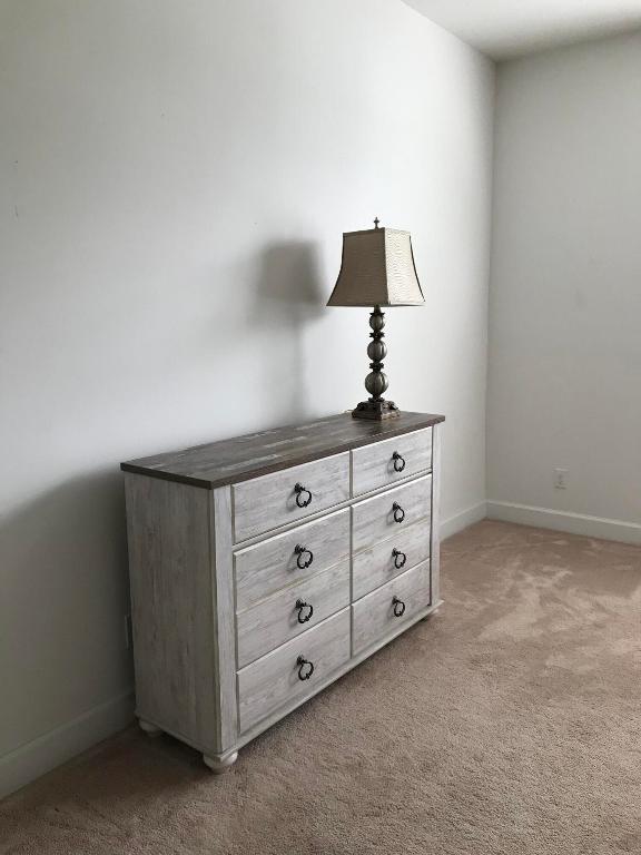 POINTE 100 CONDO - Residential Lease