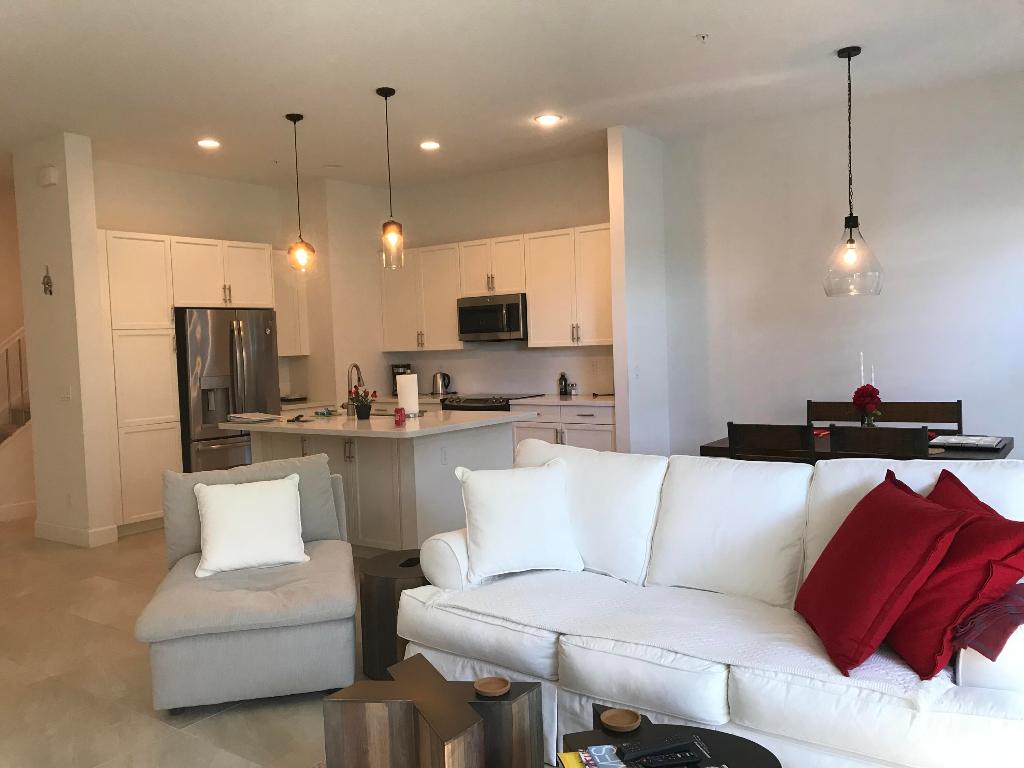 POINTE 100 CONDO - Residential Lease