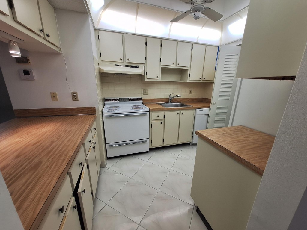 Lakes of Delray - Residential