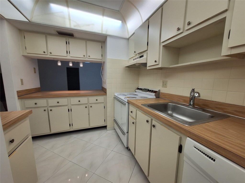 Lakes of Delray - Residential