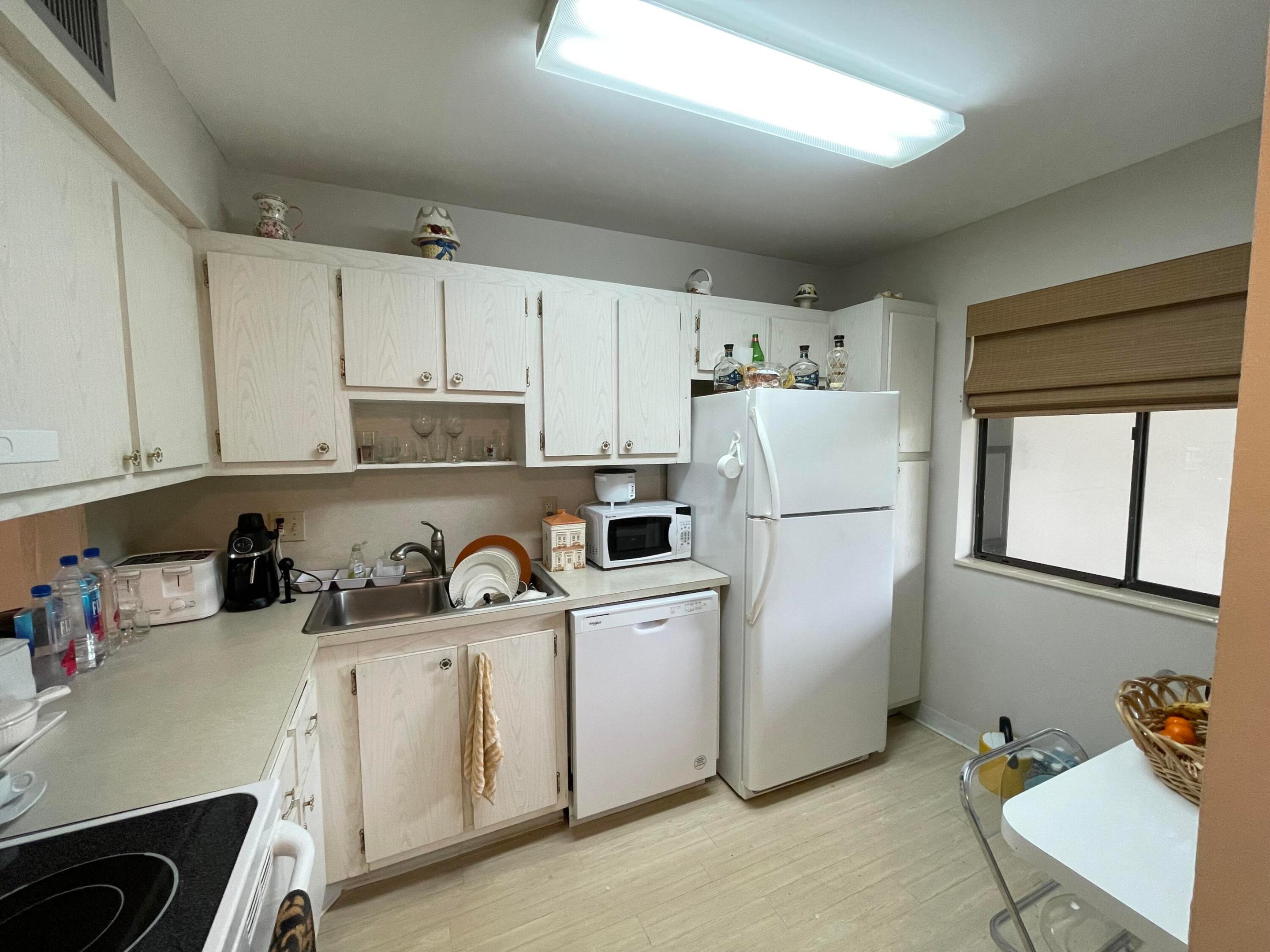 FOUNTAINS OF PALM BEACH CONDO 4 - Residential