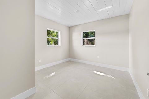 1915 S 33rd Street Fort Pierce FL 34947