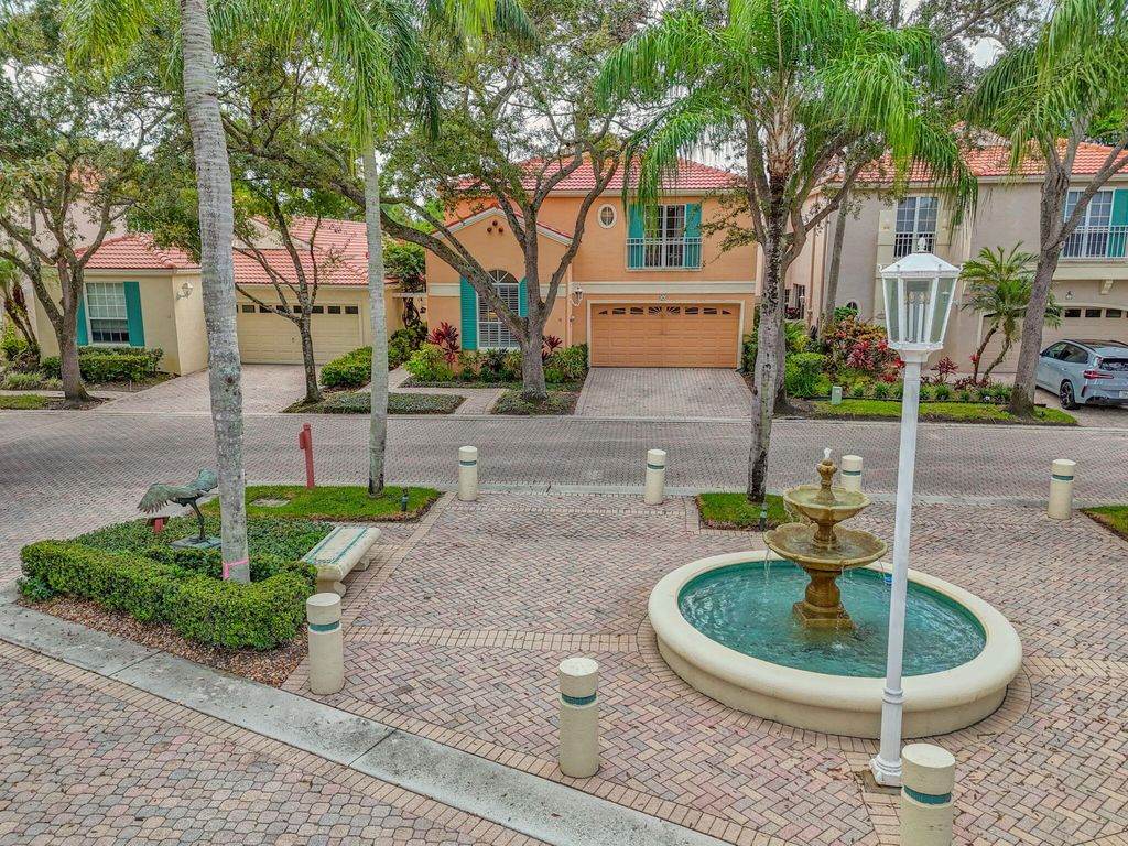 Photo of 14 Via Del Corso, Palm Beach Gardens, FL 33418 (MLS # R11138206)