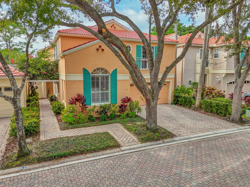 Photo of 14 Via Del Corso, Palm Beach Gardens, FL 33418 (MLS # R11138206)