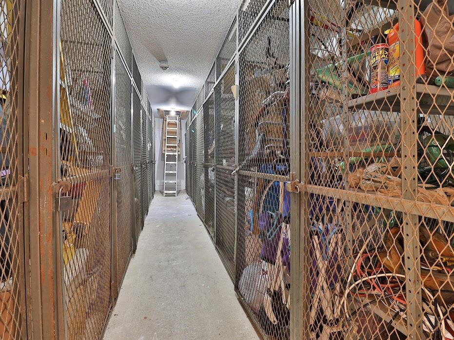 VILLAGES OF ORIOLE BONAIRE - Residential