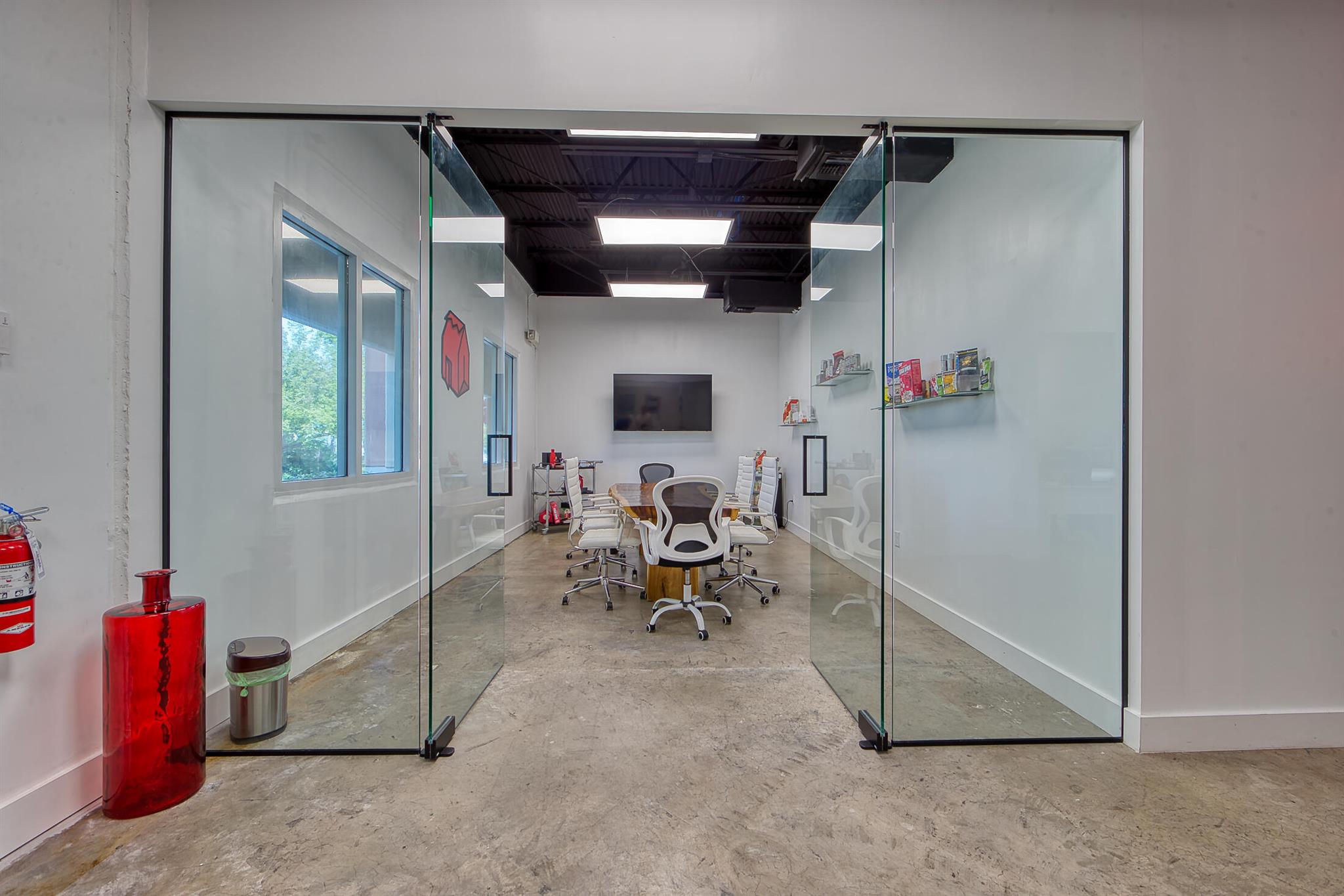 CONGRESS COMMERCE CENTER - Commercial Sale