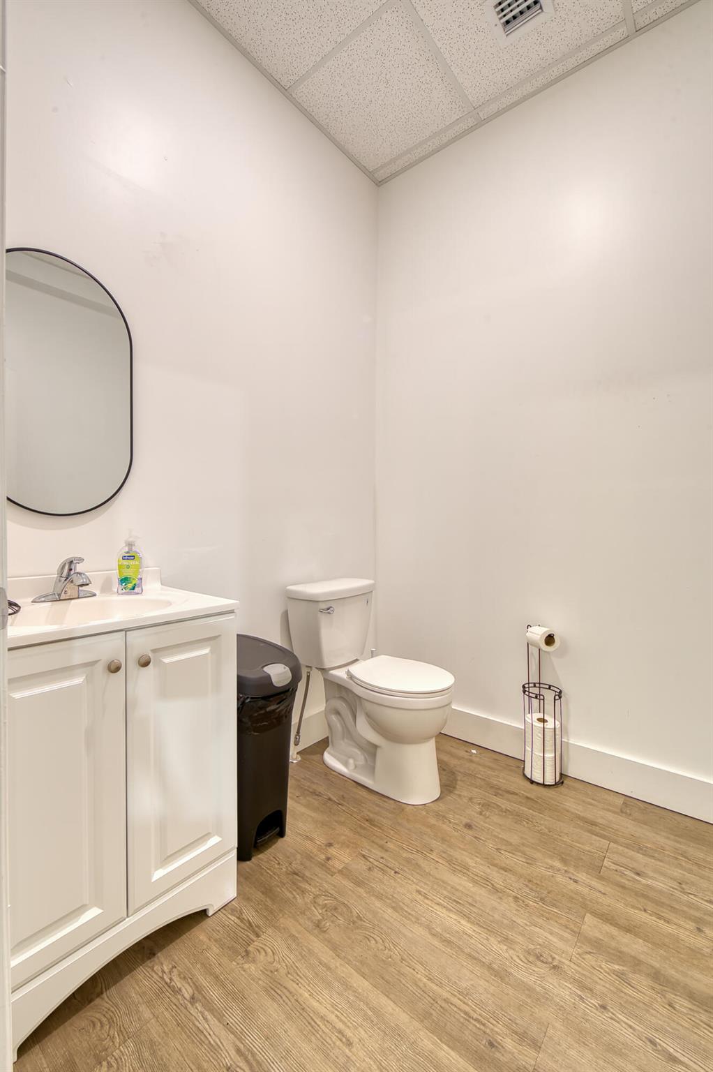 CONGRESS COMMERCE CENTER - Commercial Sale