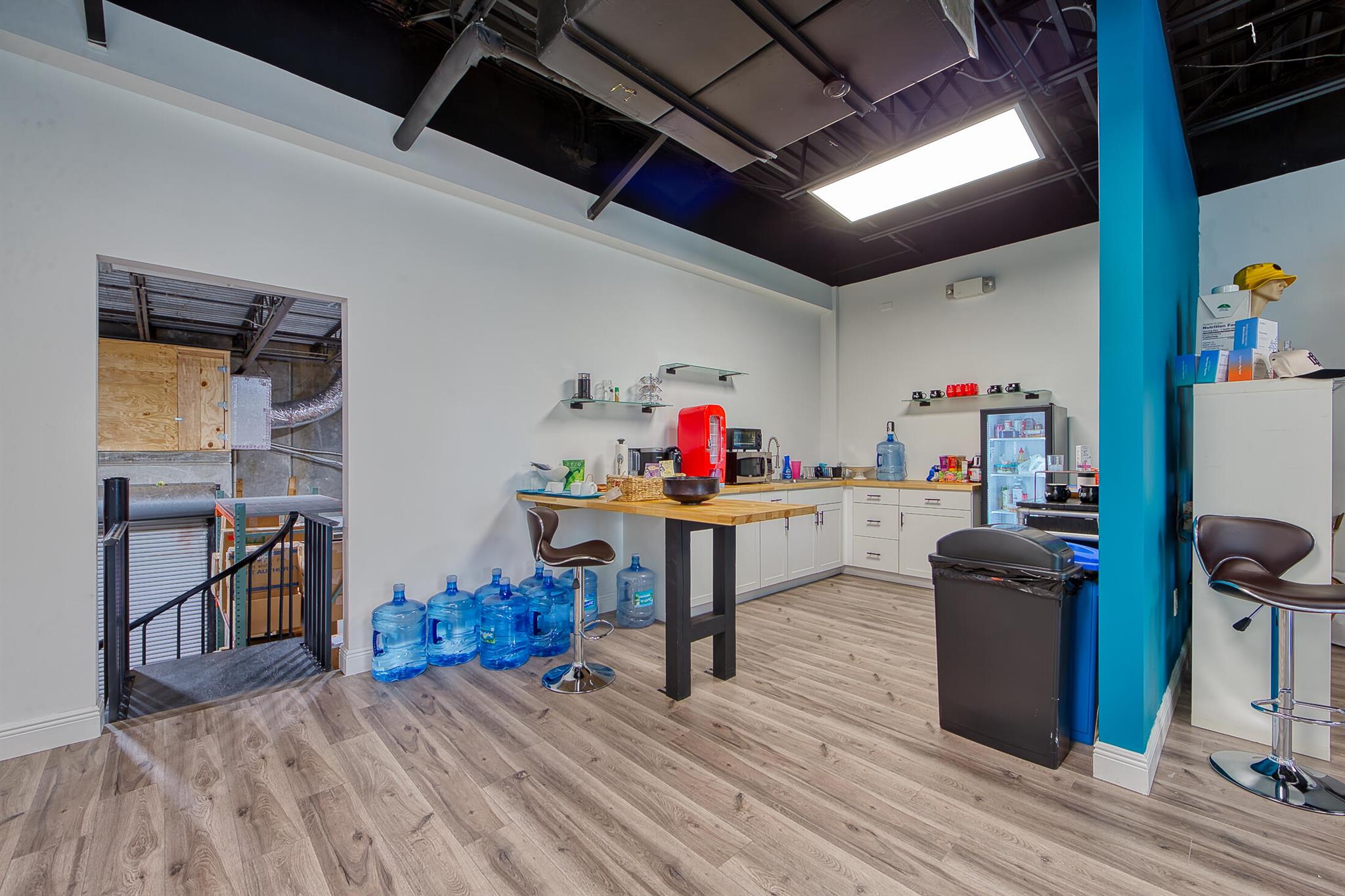 CONGRESS COMMERCE CENTER - Commercial Sale