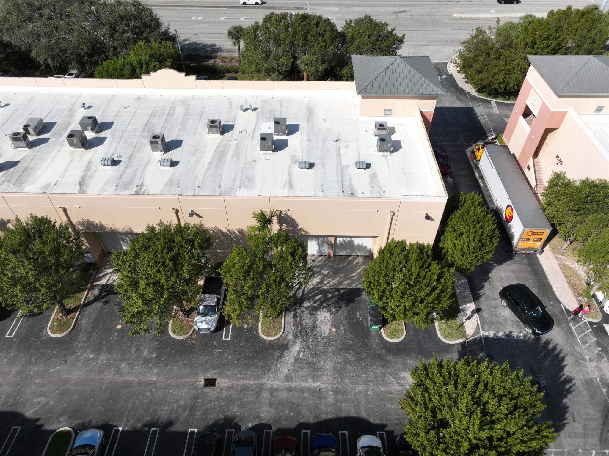 CONGRESS COMMERCE CENTER - Commercial Sale