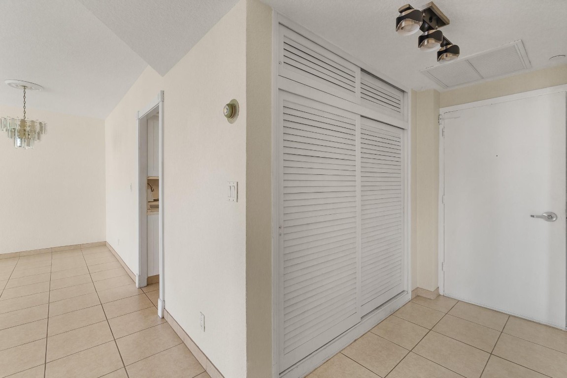 Coral Ridge Towers East - Residential