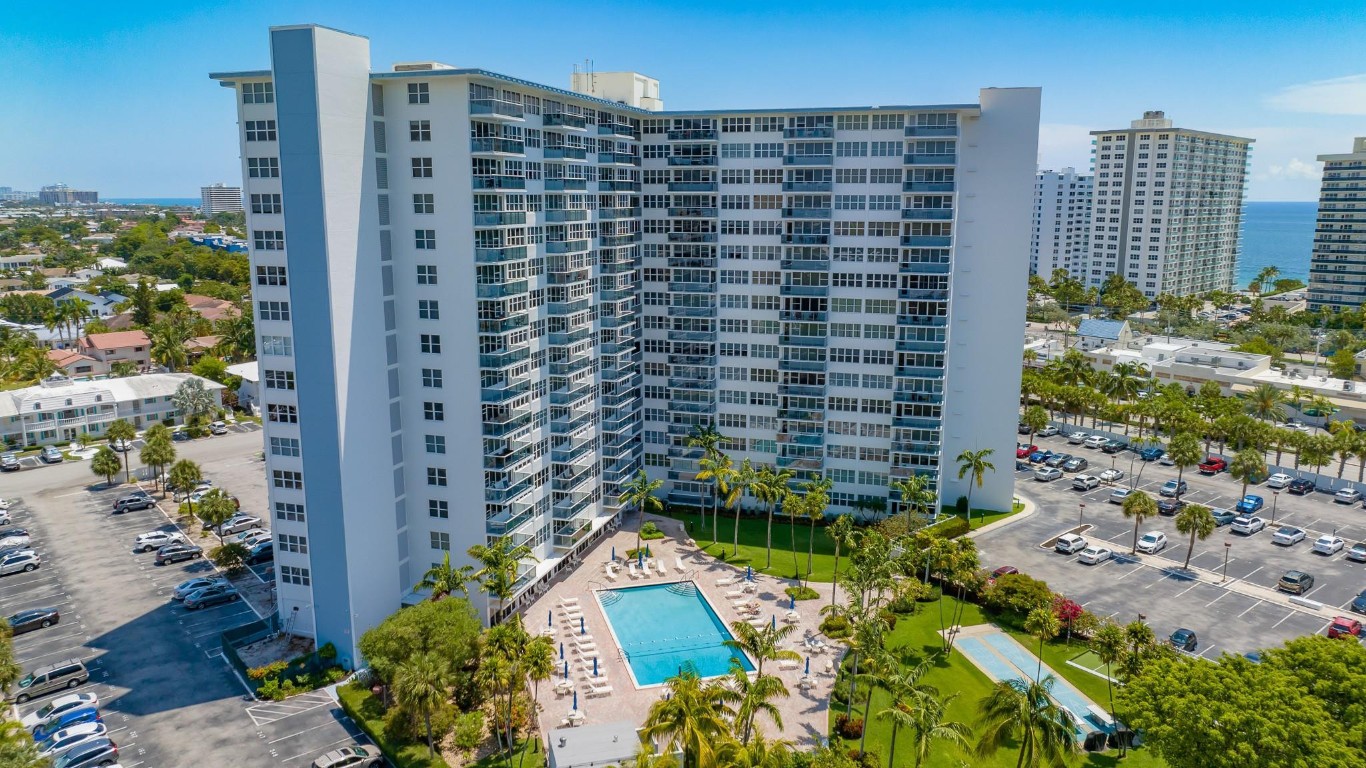 Coral Ridge Towers East - Residential
