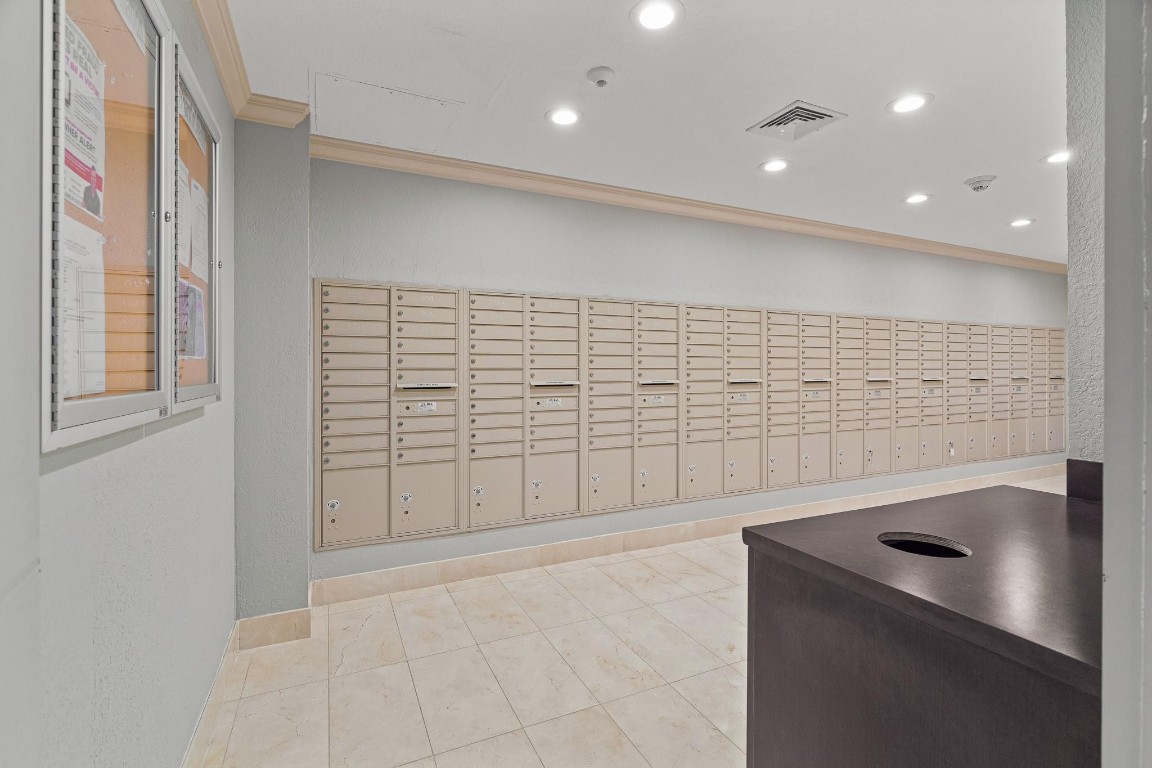 Coral Ridge Towers East - Residential
