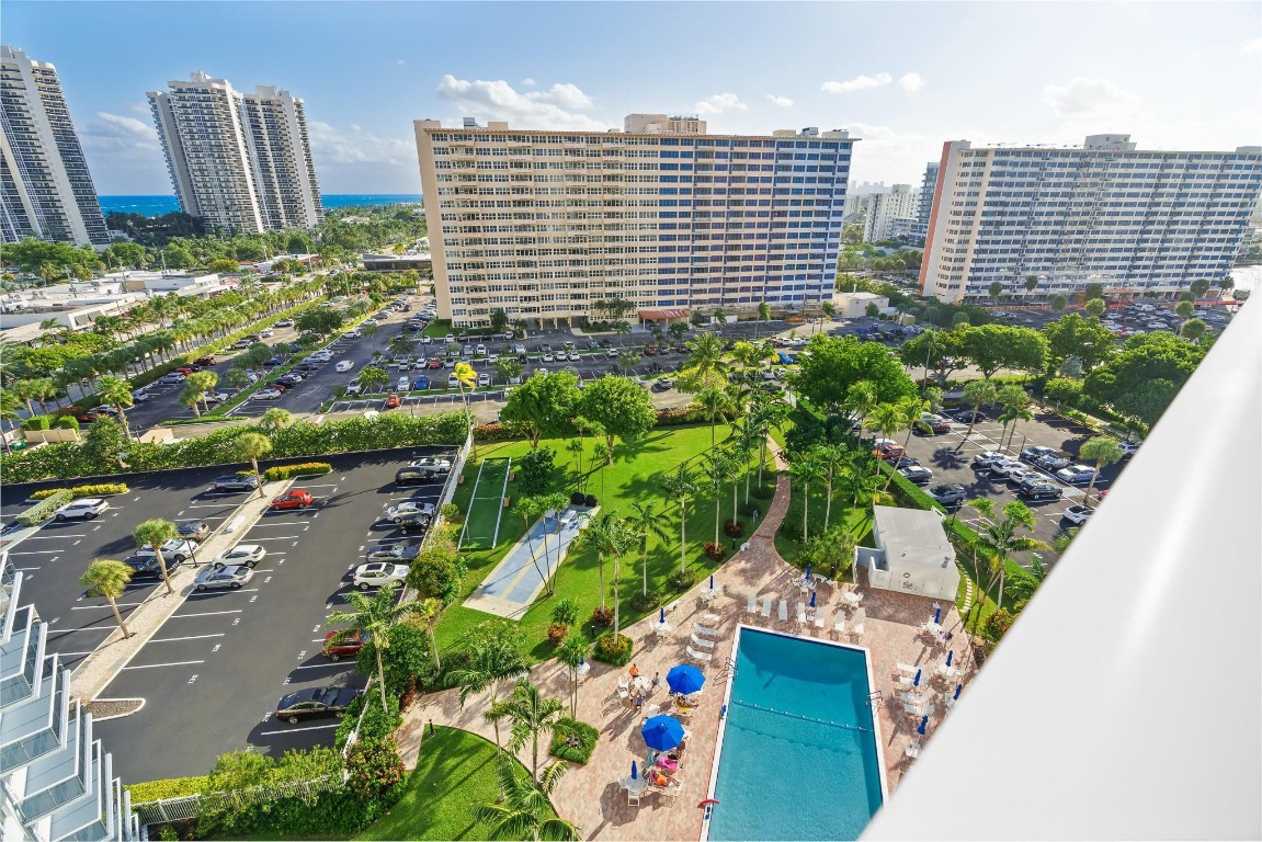Coral Ridge Towers East - Residential