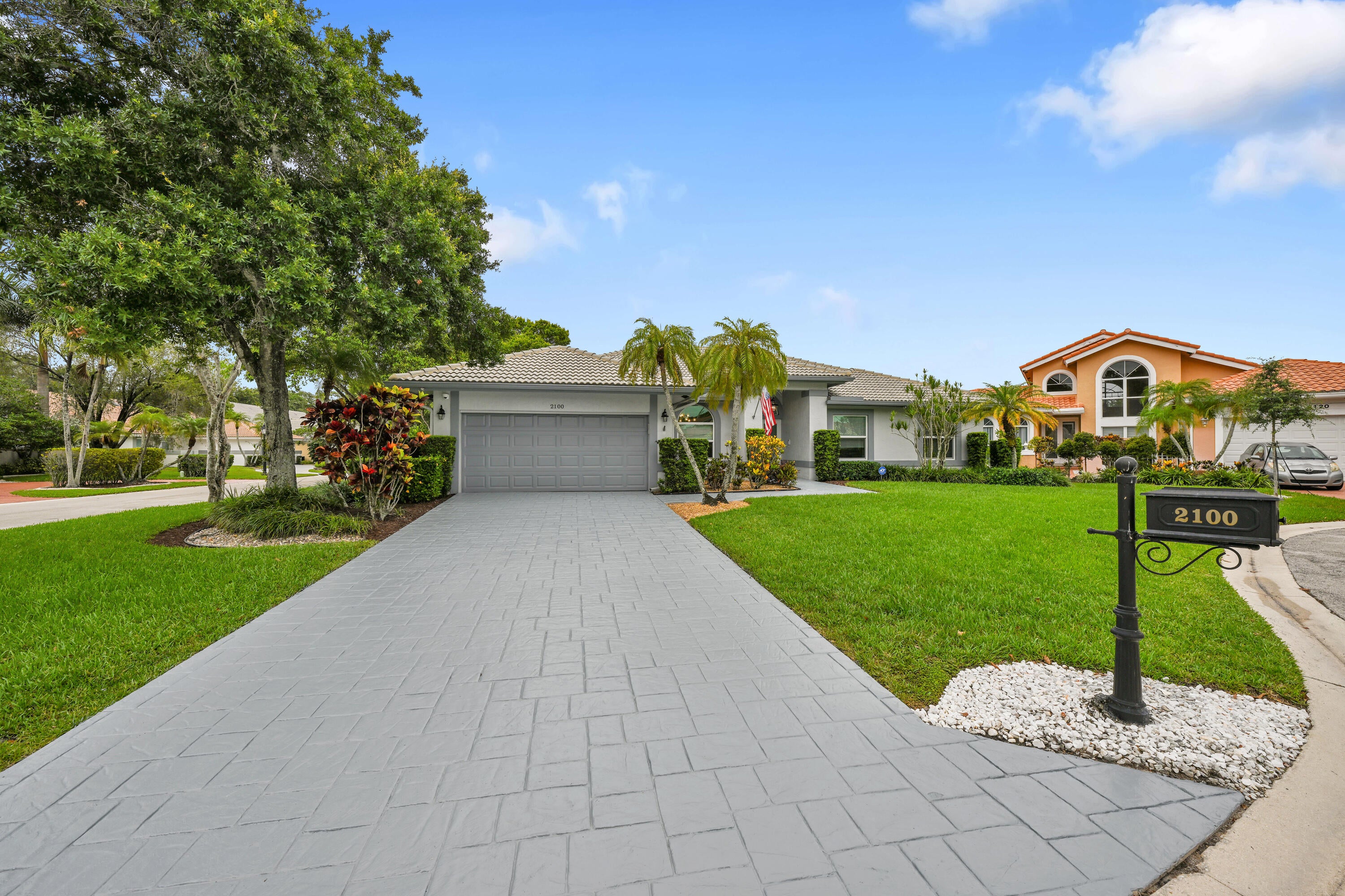 2100 Oakmont Terrace