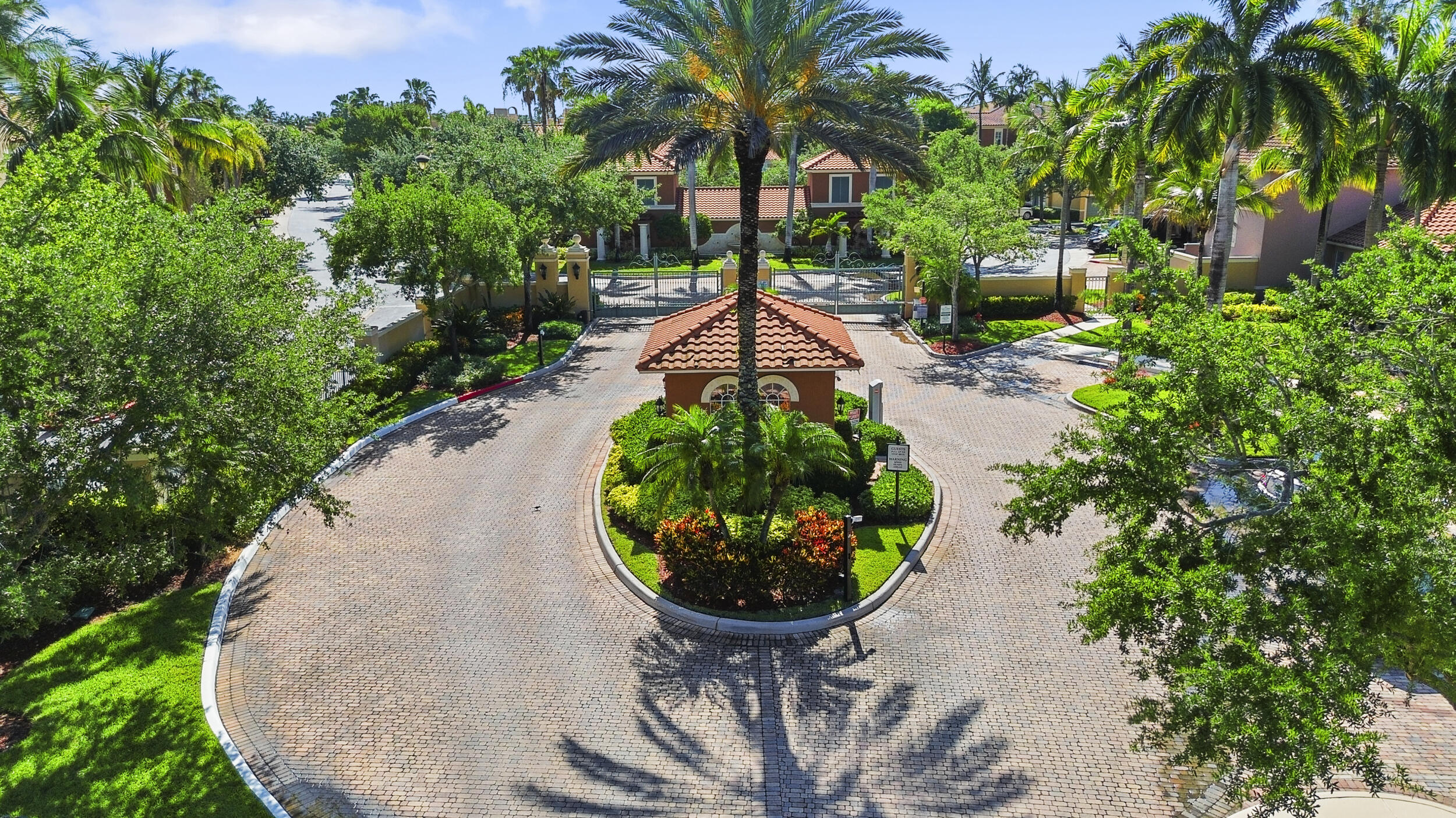 ST ANDREWS AT POLO CLUB CONDO - Residential