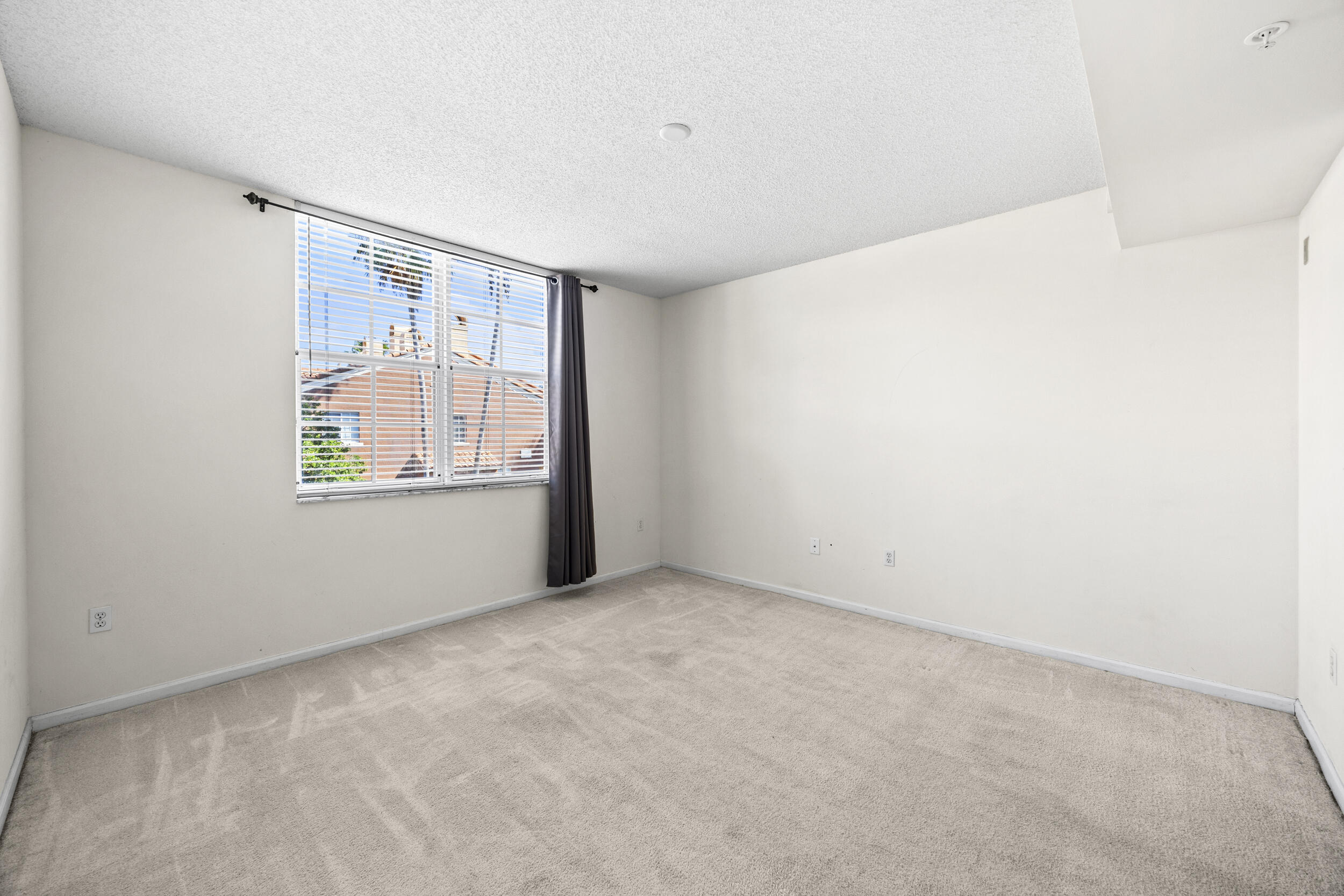 ST ANDREWS AT POLO CLUB CONDO - Residential