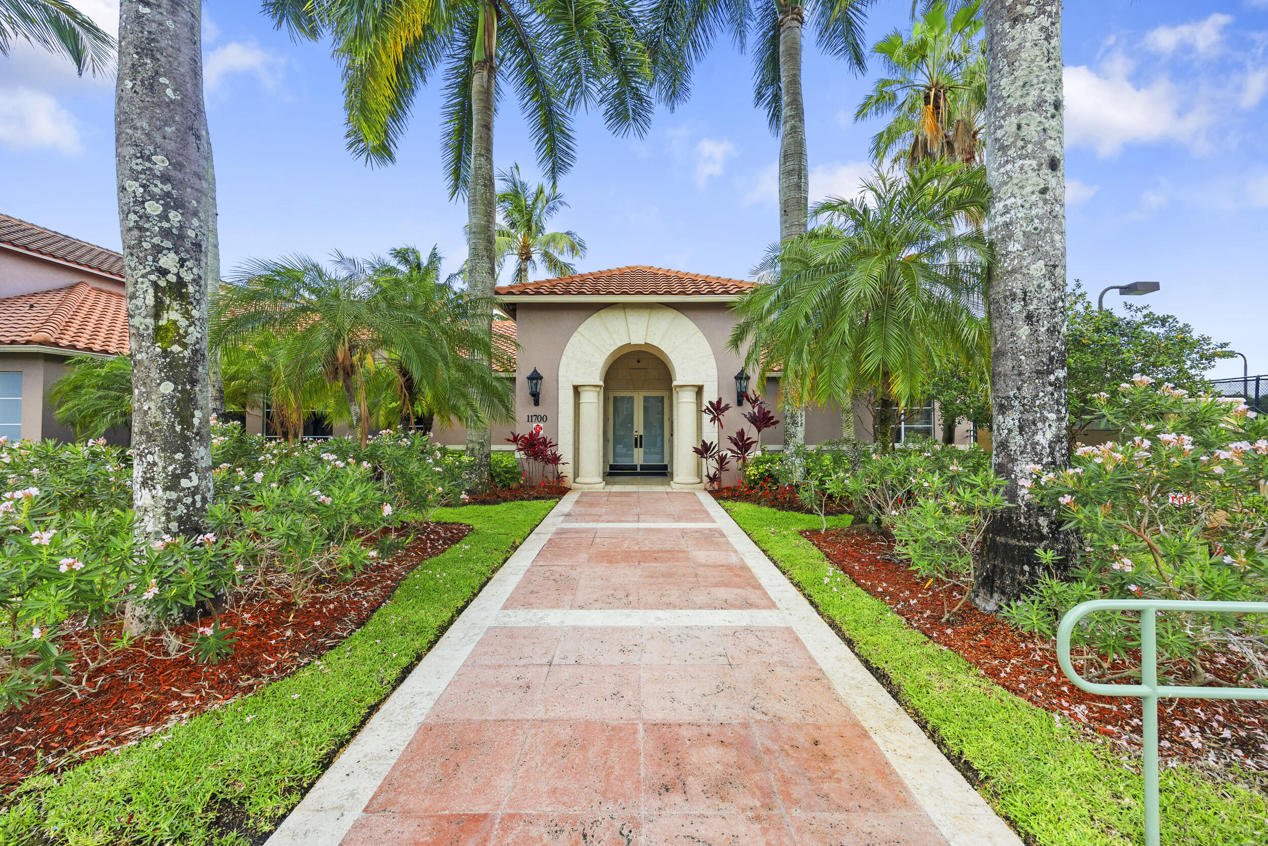 ST ANDREWS AT POLO CLUB CONDO - Residential