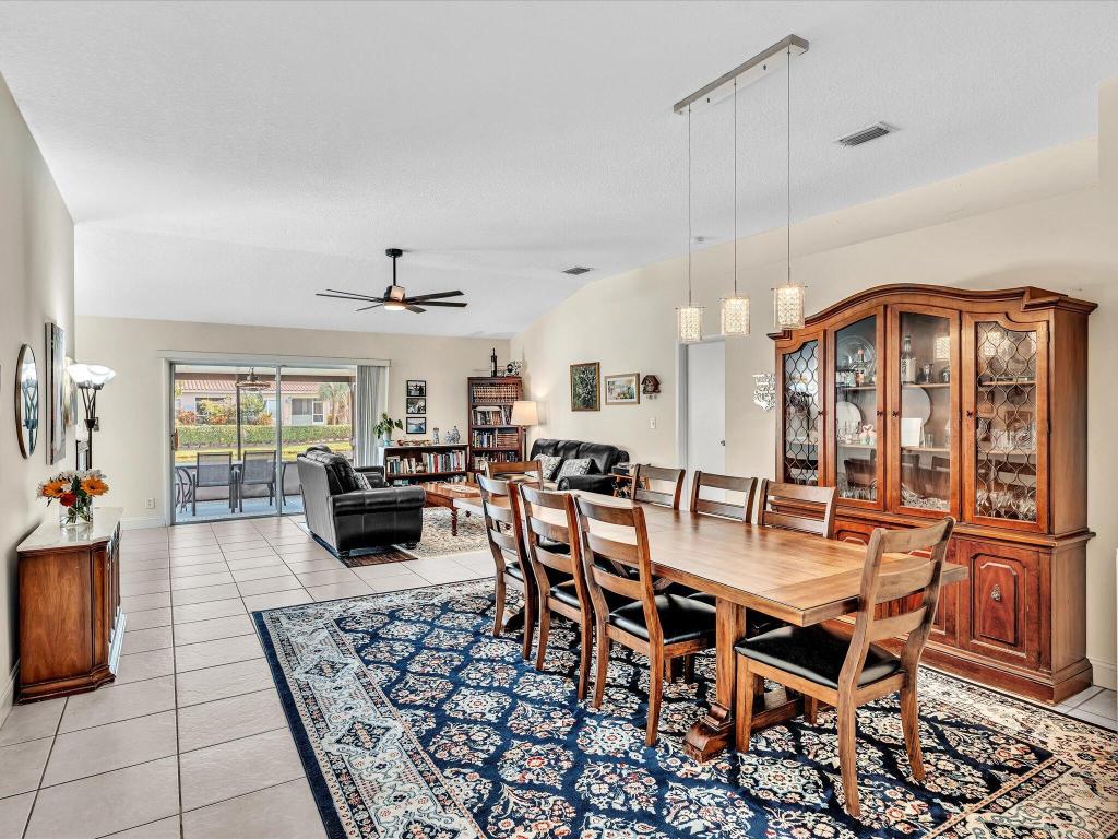 6435 Indian Wells Boulevard