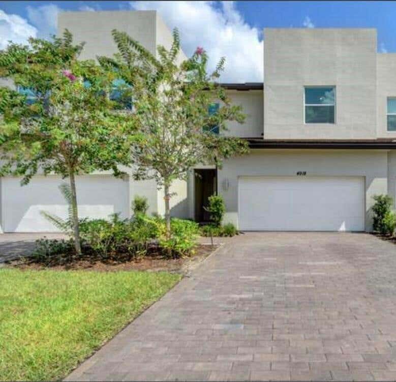 Photo of 4938 Navali Drive, Lake Worth, FL 33467 (MLS # B26008574)