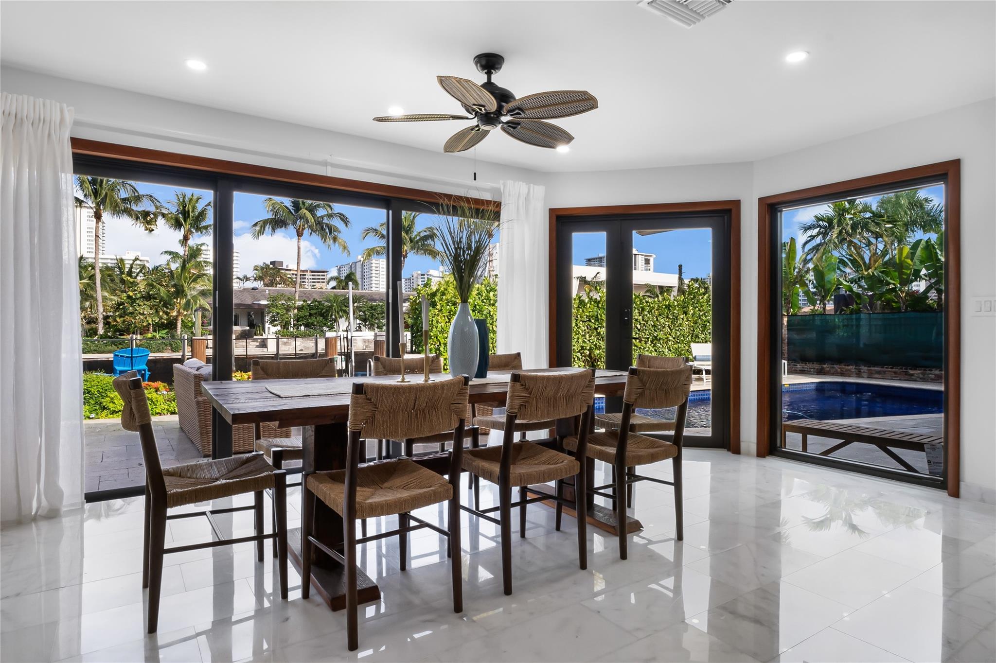 BERMUDA RIVIERA - Residential