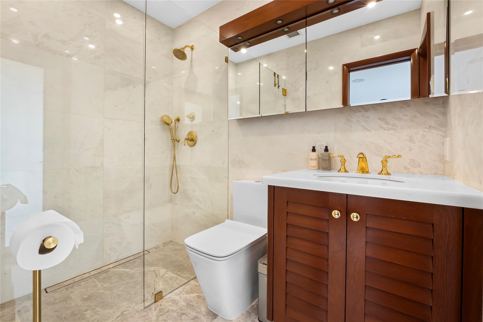 BERMUDA RIVIERA - Residential