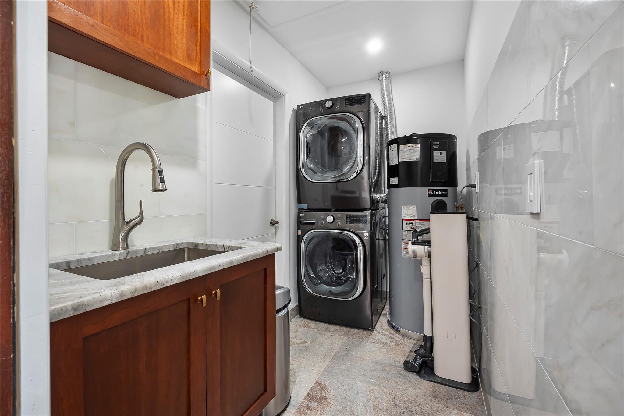 BERMUDA RIVIERA - Residential