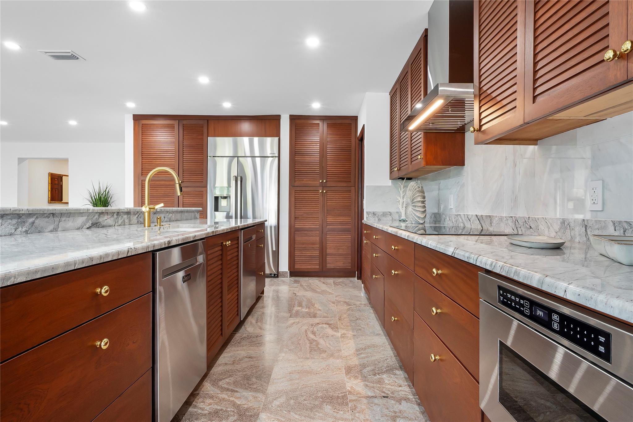 BERMUDA RIVIERA - Residential