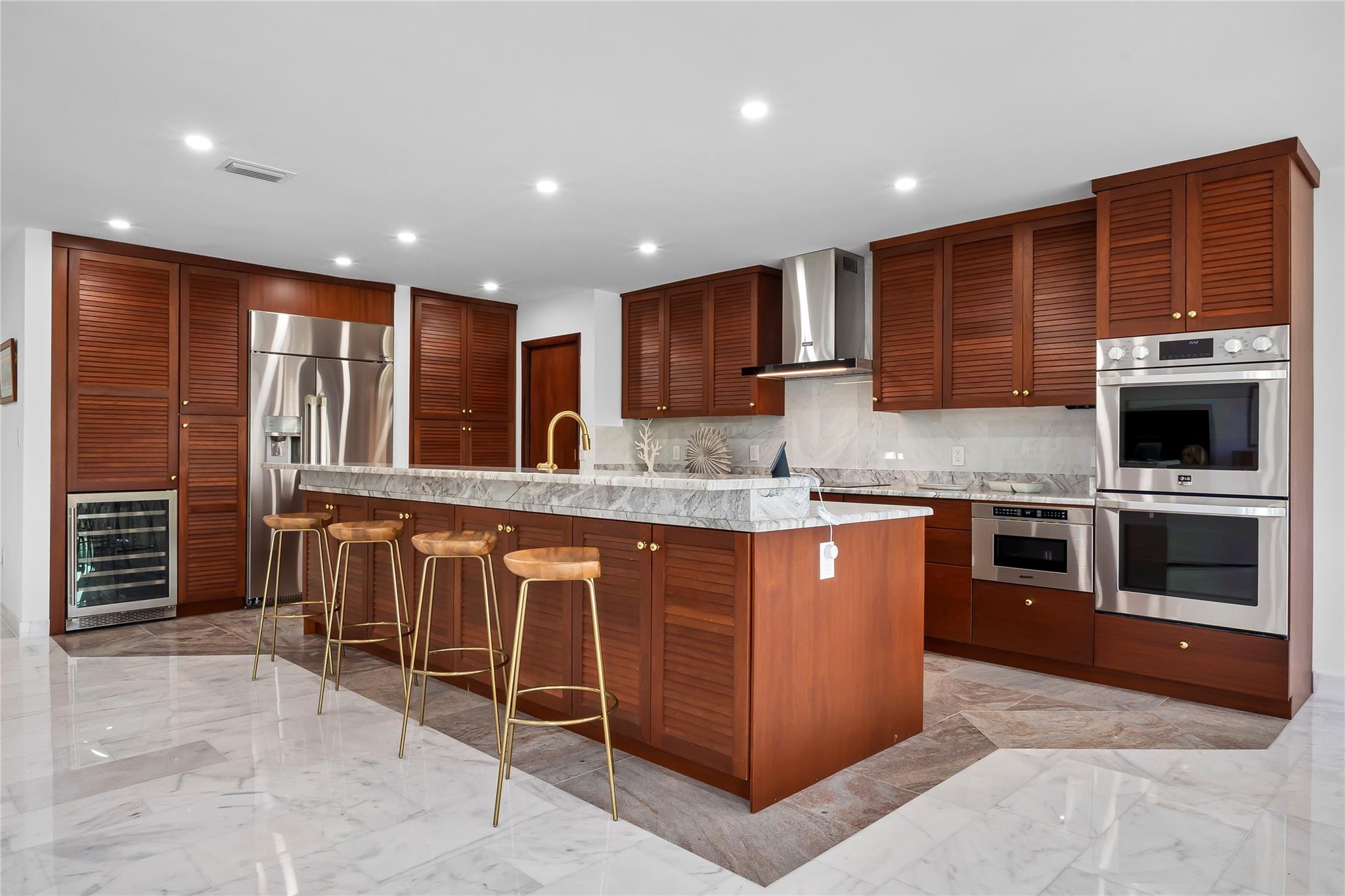 BERMUDA RIVIERA - Residential