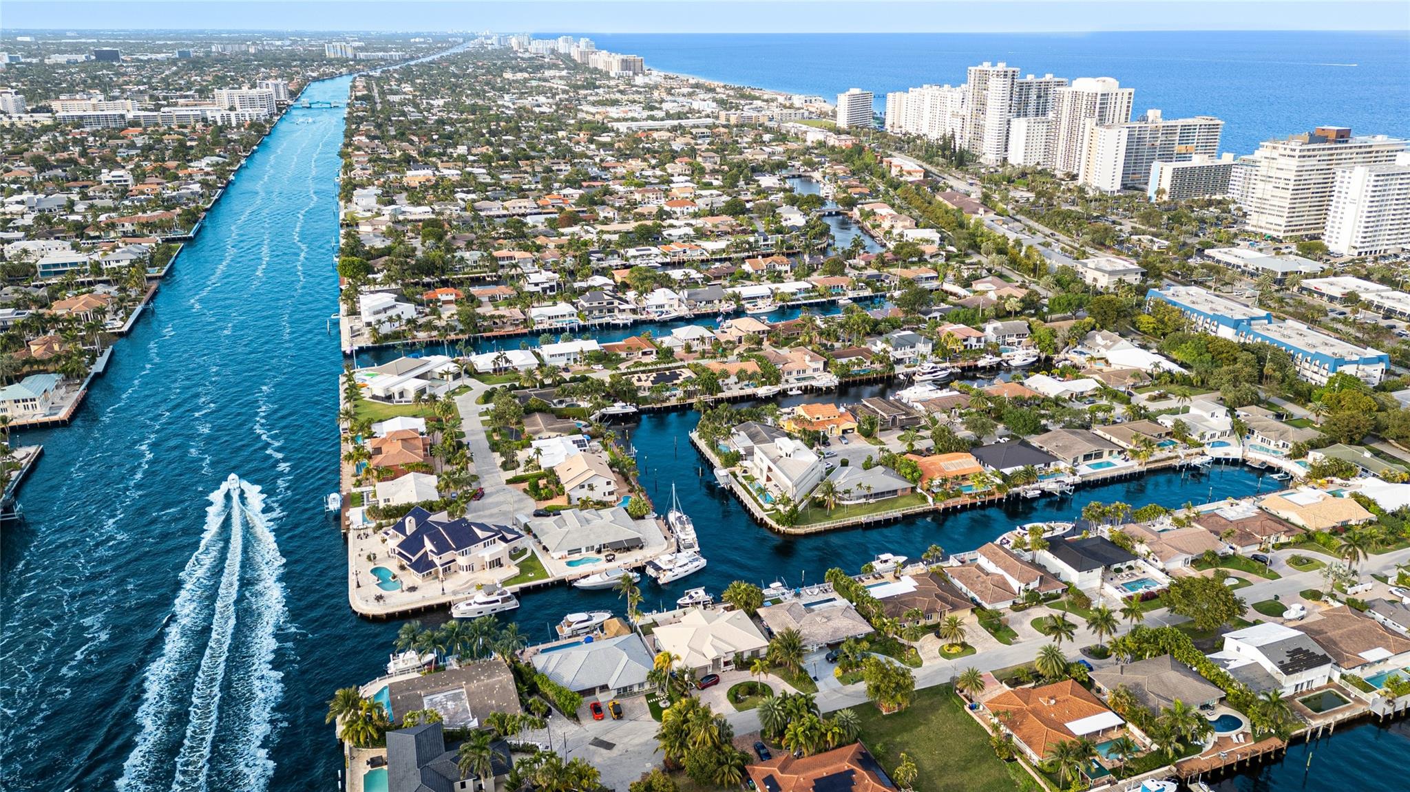 BERMUDA RIVIERA - Residential